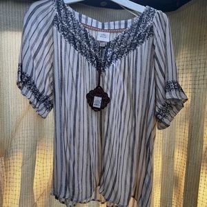 *NWT* woman’s blouse